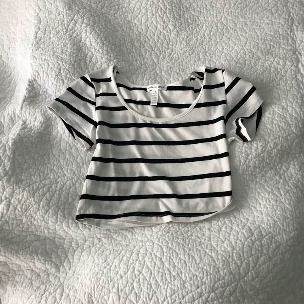 Cropped Tee
